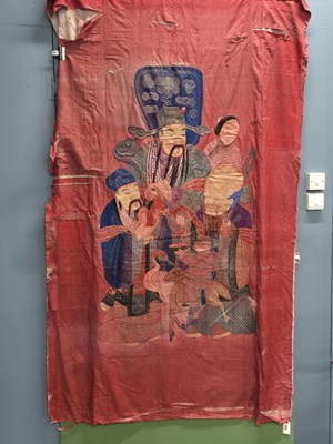 Lot 278 - A Chinese red silk panel embroidered and...
