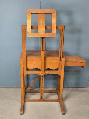 Lot 316 - A Reeves & Sons oak artist's easel and stand,...