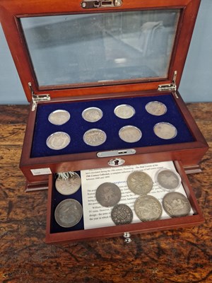 Lot 366 - A Danbury Mint boxed set 'The Half Crowns 0f...