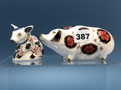 Lot 387 - A Royal Crown Derby paperweight figure of a...