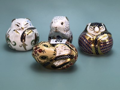 Lot 398 - A Royal Crown Derby paperweight figure of...