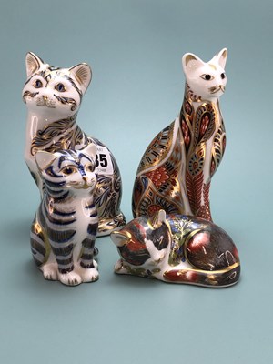 Lot 435 - A 1997 Royal Crown Derby 'Majestic Cat' signed...