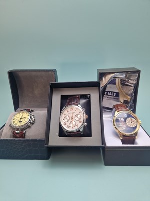 Lot 446 - A 2019 Bradford Exchange cased Moon Landing...