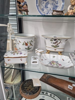 Lot 1621 - A small selection of Herend porcelain...