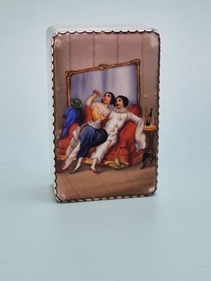 Lot 484 - A silver snuff box with a porcelain panelled...