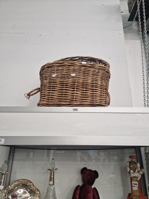 Lot 1640 - Two baskets
