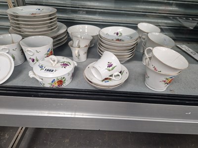 Lot 1668 - A Chamberlain's Worcester part breakfast set...