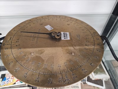 Lot 1727 - A Salter spring balance to weigh up to 41lbs...