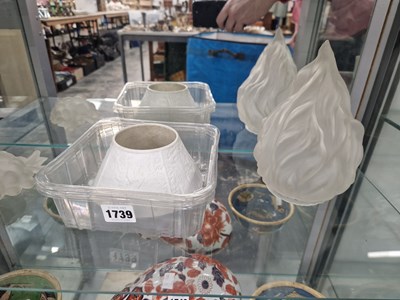 Lot 1739 - A lithophane light shade, a frosted glass...