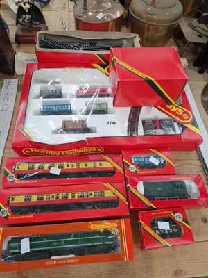 Lot 1761 - Boxed Hornby 00 guage locomotives and rolling...