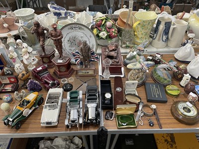Lot 1874 - WWII air force figures, planes and memorabilia,...