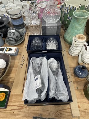 Lot 1914 - Boxed Stuart and Dartington glass together...