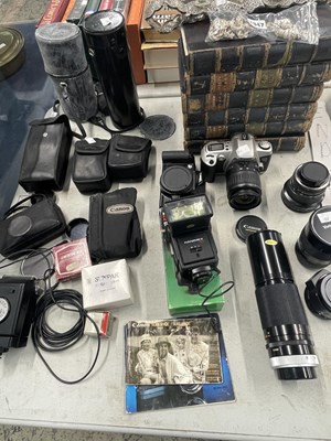 Lot 1947 - Two Canon EOS 500 cameras, other cameras,...
