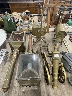Lot 1976 - A pair of glazed brass vehicle lanterns,...