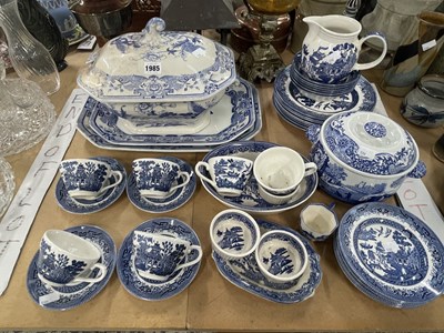 Lot 1985 - Willow pattern tea and breakfast wares...