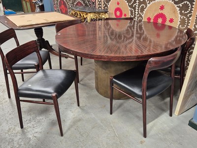 Lot 863 - A 20th century rosewood circular table en...