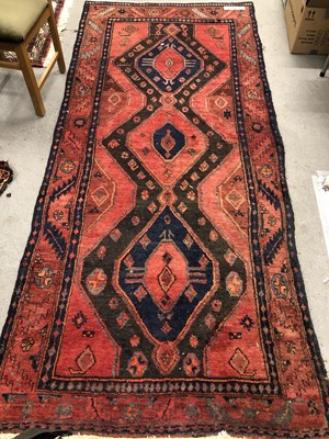 Lot 1544 - A Persian Hamadan rug 282 x 125 cm