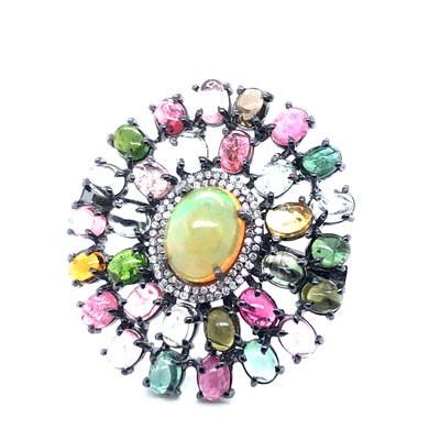 Lot 33 - A large multi-cluster gemset ring....