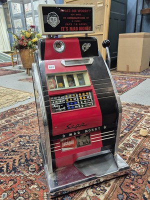Lot 652 - A Sega 'Mad Money' one-armed bandit, c.1950-60,...