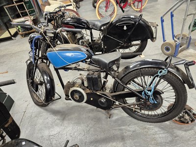 Lot 679 - Motorcycle.- Douglas 348cc model 32?...