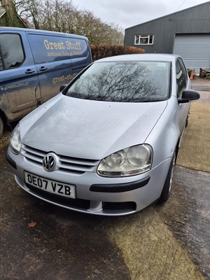 Lot 688 - Car- Volkswagon Golf S-auto 5-door hatchback....
