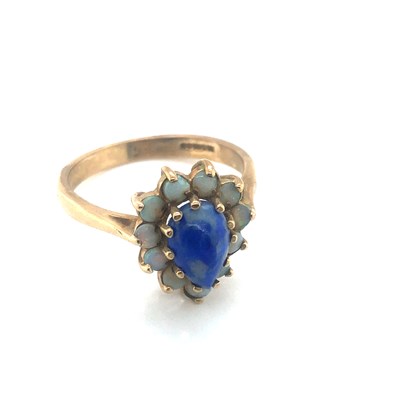 Lot 112 - A vintage 9ct hallmarked gold teardrop stone...