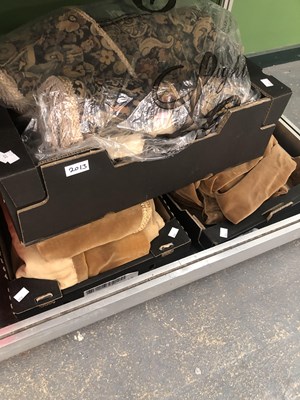 Lot 2013 - Curtains, tie backs, pelmets, etc.