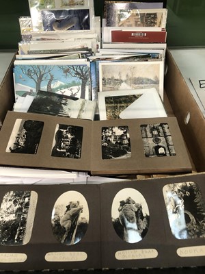Lot 2020 - Photograph albums, loose photographs together...