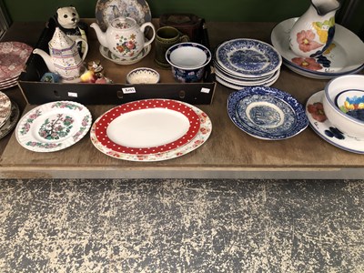 Lot 2022 - Tea pots, dinner wares together with some...