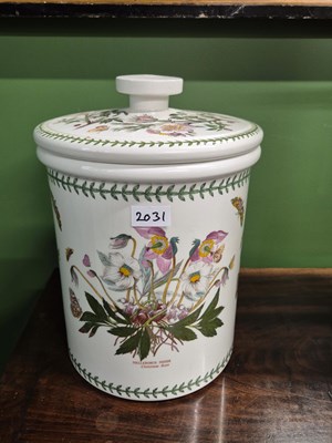 Lot 2031 - A large Portmeirion botanical storage jar and...