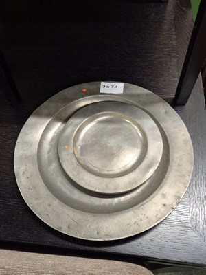 Lot 2077 - A pewter dish and a pewter plate