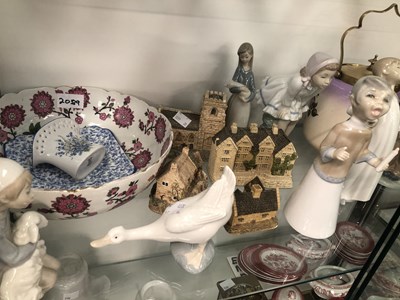 Lot 2089 - Eight Nao and Lladro figures, David Winter and...