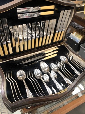 Lot 2142 - An oak canteen of steel cutlery
