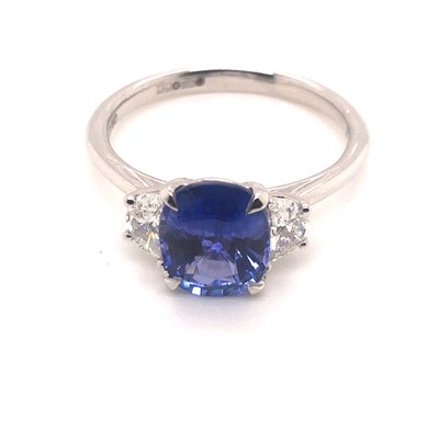 Lot 86 - A hallmarked platinum, sapphire and...