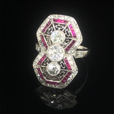 Lot 81 - An Art-deco style double hexagon certified...