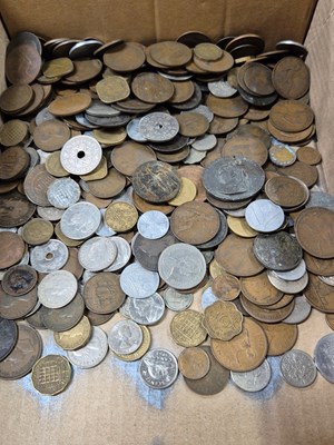 Lot 216 - A Small collection of world coins, bank notes,...