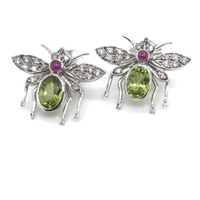 Lot 140 - A pair of insect-form stud earrings. Each...