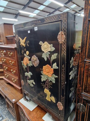Lot 1053 - An oriental style two door cabinet and small...