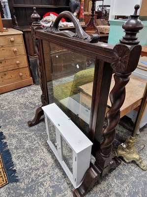 Lot 1089 - An impressive large oak fire screen.