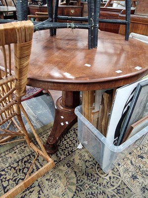 Lot 1134 - A Victorian mahogany breakfast table.