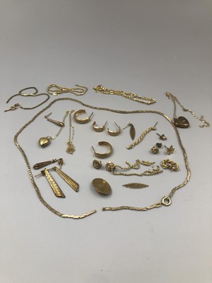 Lot 78 - Various gold jewellery items, some with...