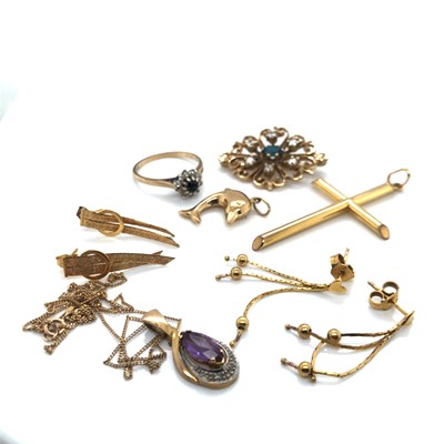 Lot 79 - A 9ct hallmarked gold amethyst pendant and...