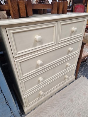 Lot 1220 - A good quality modern white painted pine chest...