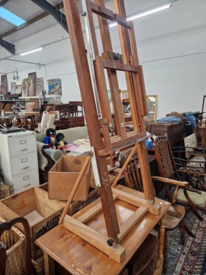 Lot 1268 - An artists easel.