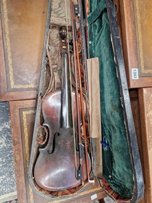 Lot 1303 - An antique violin in pine case. LOB 37 cm