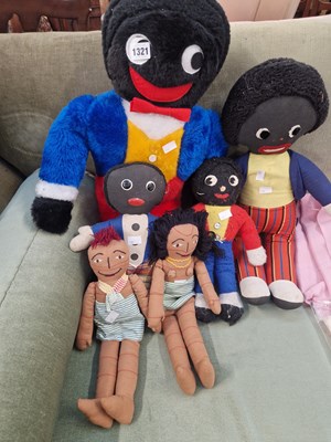 Lot 1321 - A collection of vintage childrens soft toys.