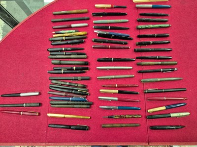 Lot 235 - A large collection of vintage fountain pens...