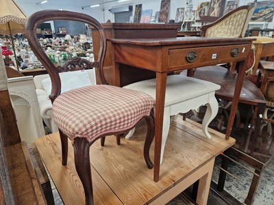Lot 1352 - A Georgian mahogany single drawer side table,...