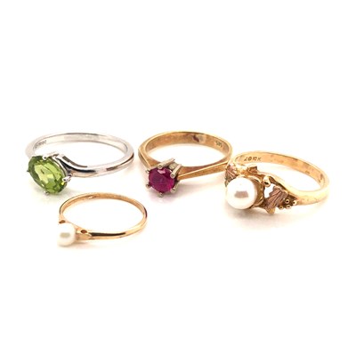 Lot 162 - A 10k stamped cultured pearl floral ring, a...