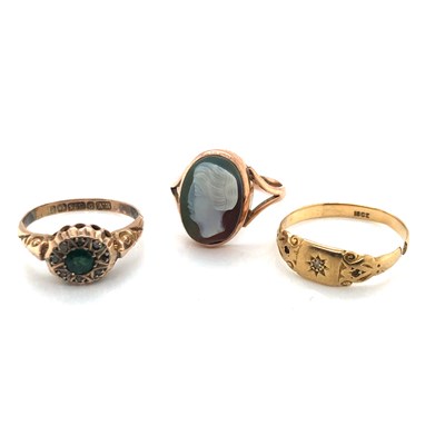 Lot 163 - An antique portrait cameo ring set in 9ct...